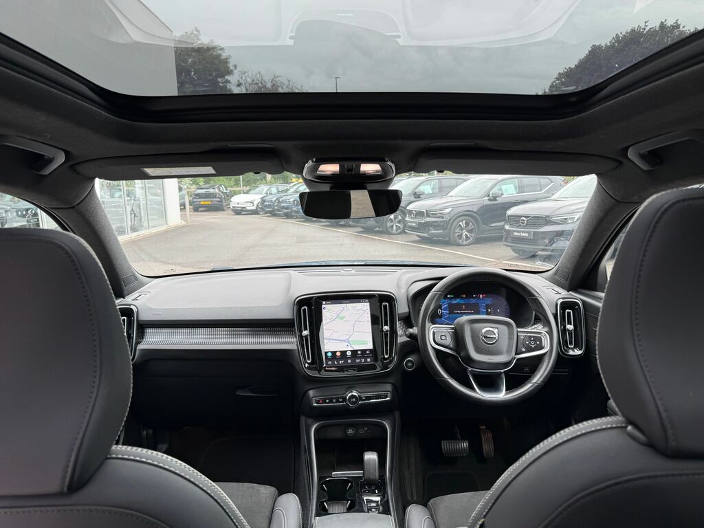 Volvo XC40 Ultimate Black #3