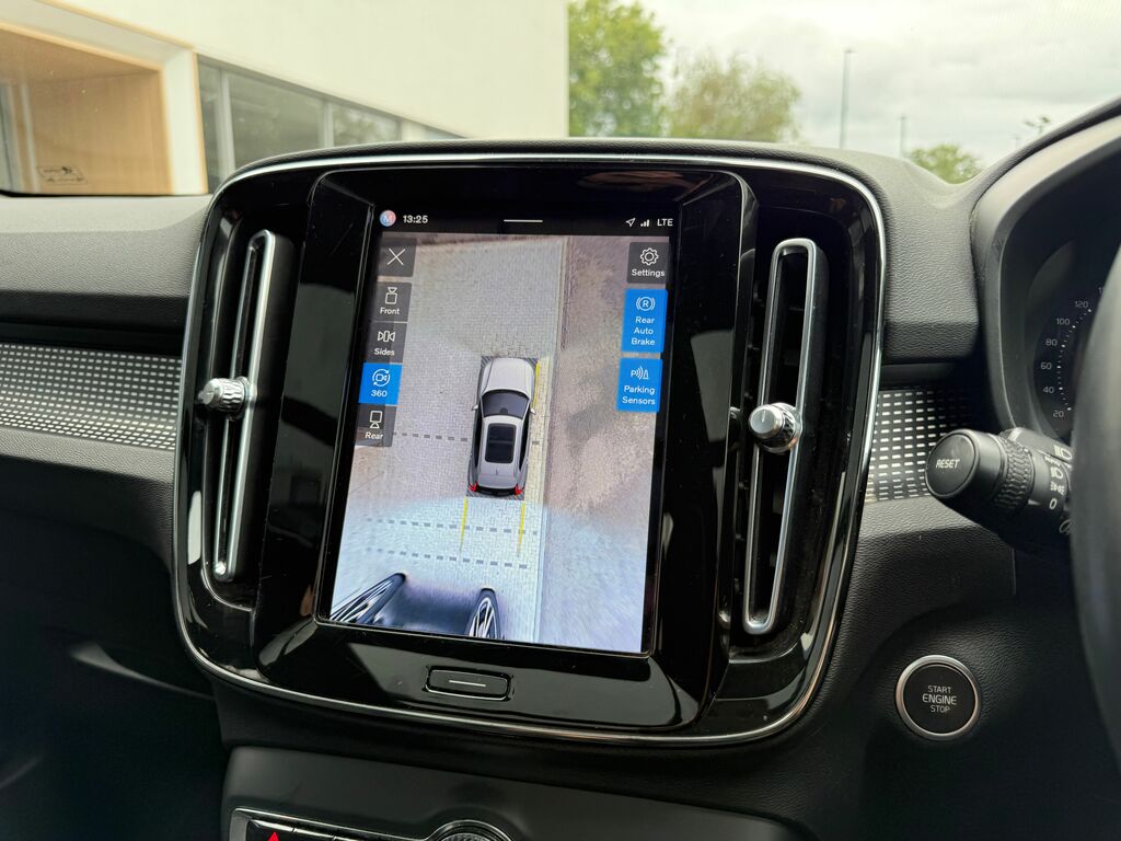Volvo XC40 Ultimate Black #4