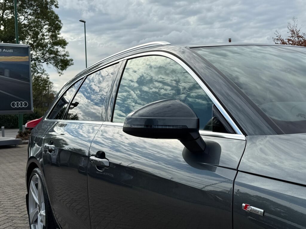 Audi A4 Black Edition 40 Tfsi 204 Ps S Tronic Blue #52
