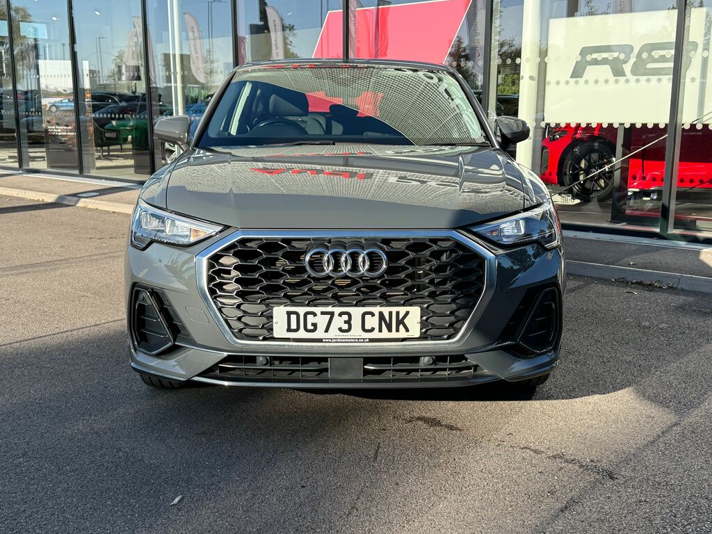 Audi Q3 Sport Black #6