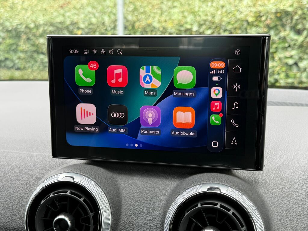 Audi Q2 Sport Black #6