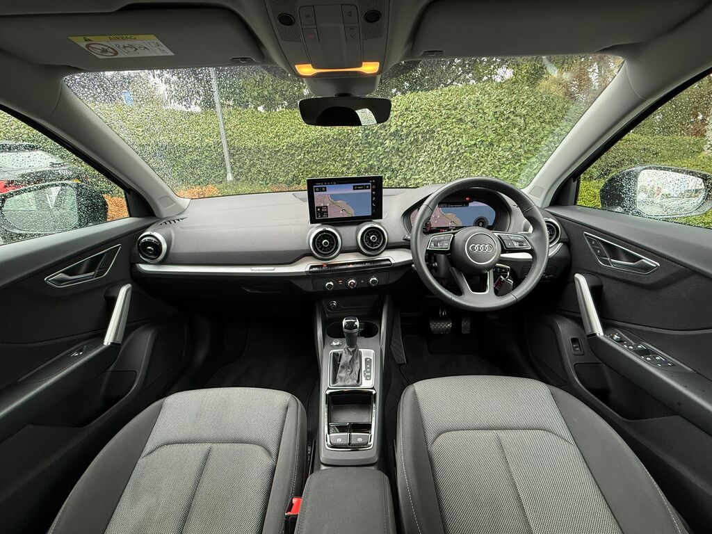 Audi Q2 Sport Black #4