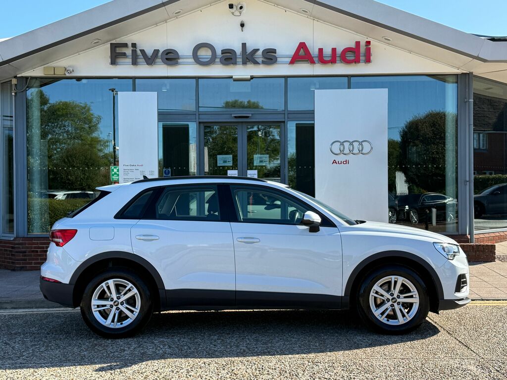 Audi Q3 Technik Black #2