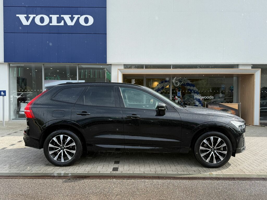 Volvo XC60 Plus Black #2