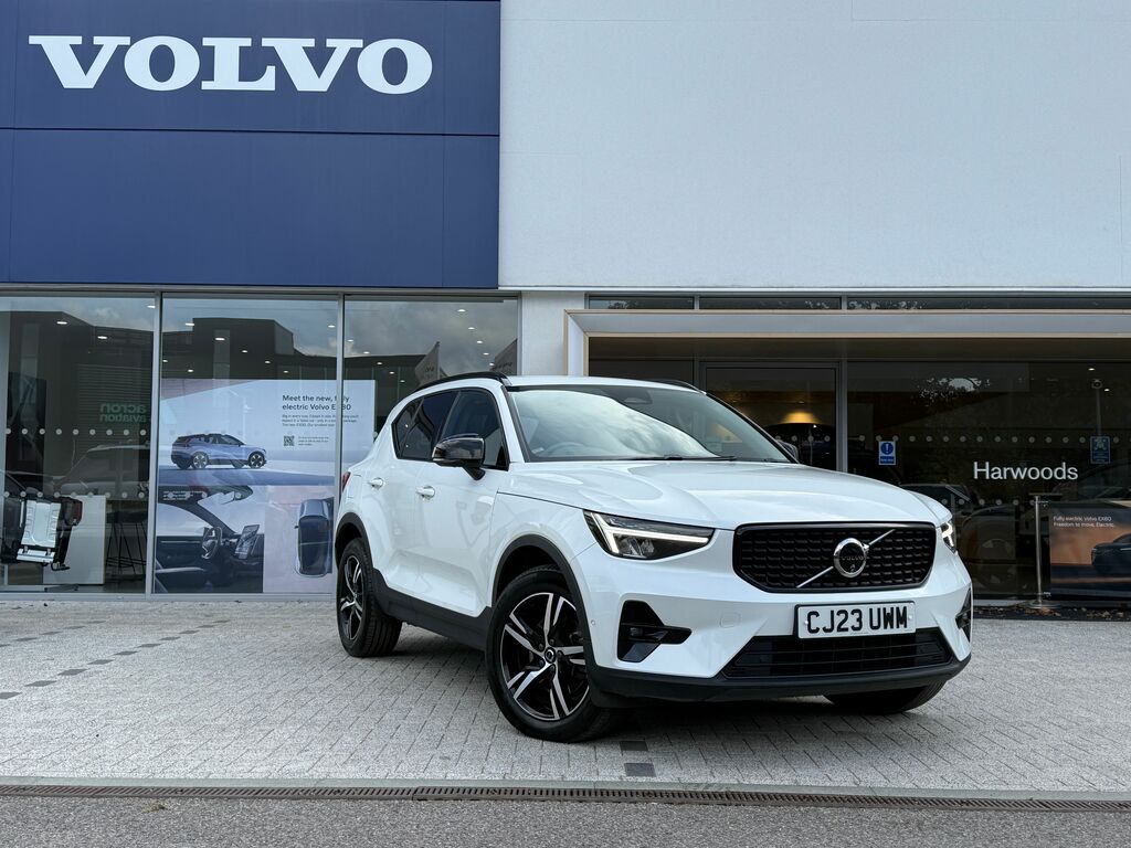 Volvo XC40 Plus Black