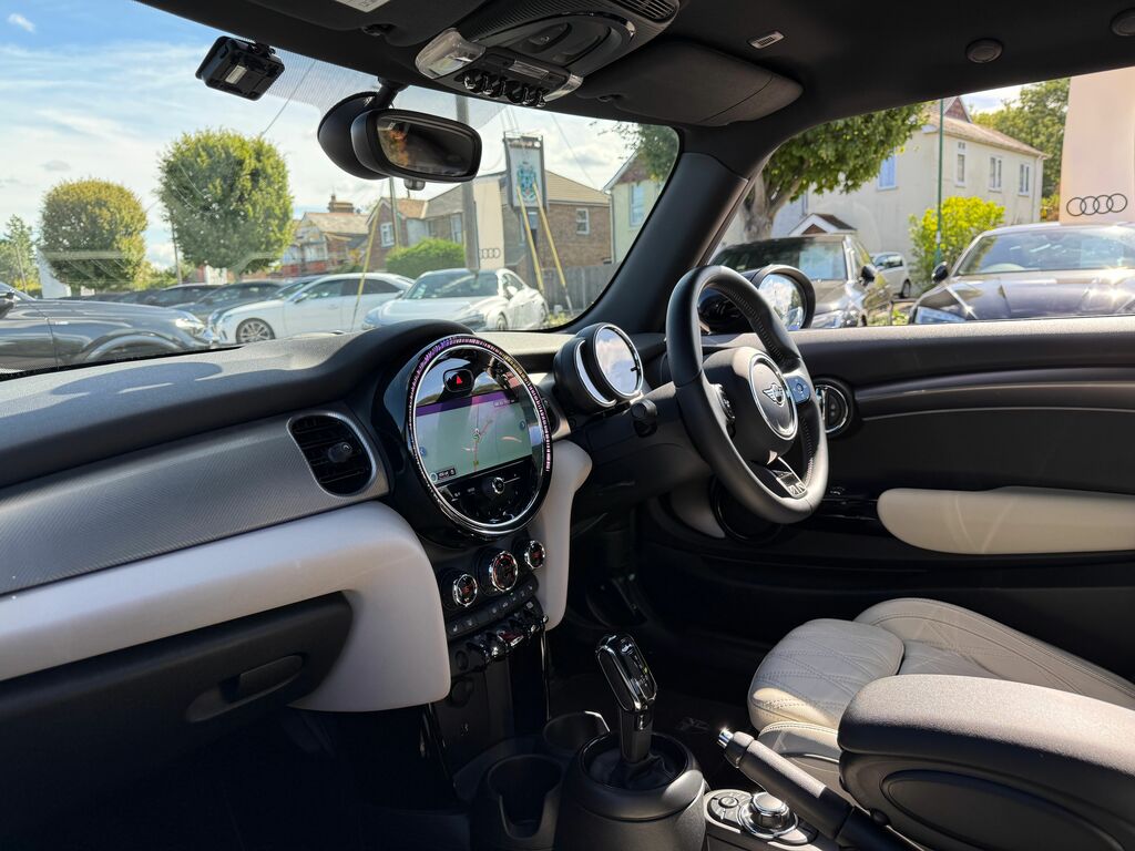 Mini Hatch 1.5I 136 Ps Cooper Exclusive Hatch Blue #23
