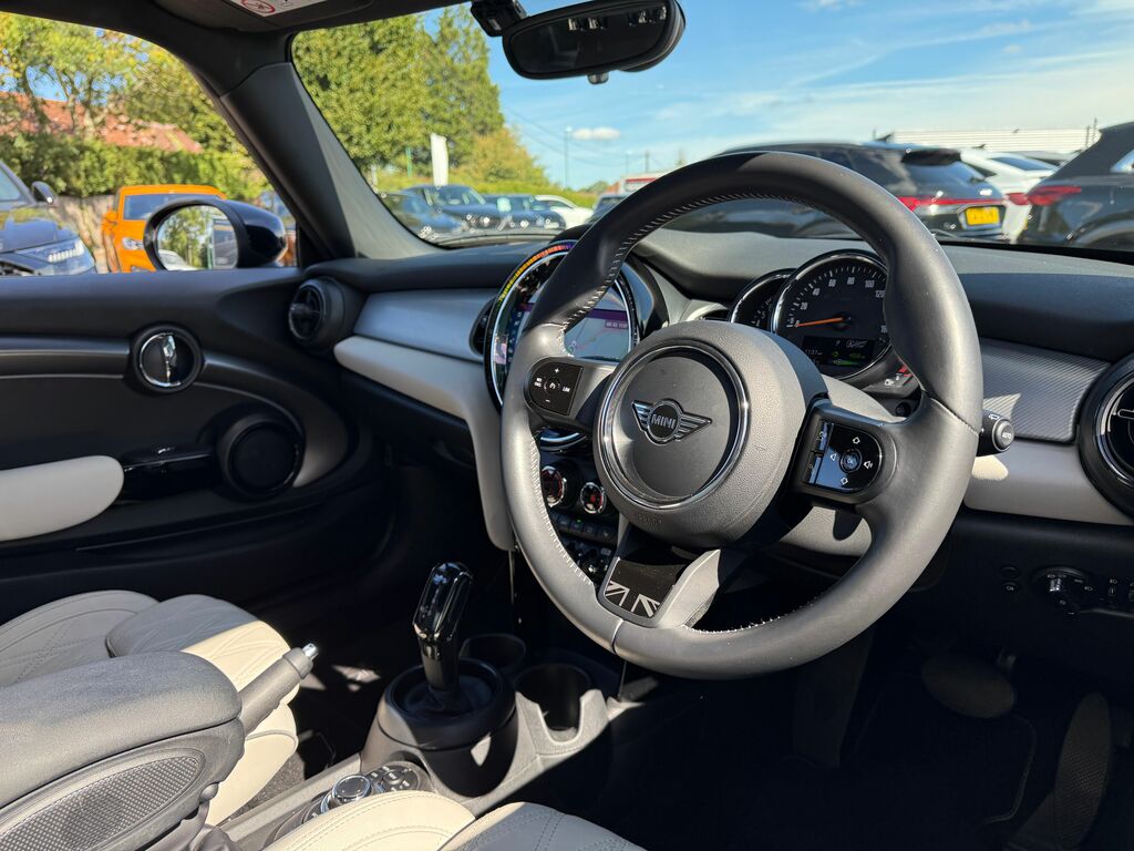 Mini Hatch 1.5I 136 Ps Cooper Exclusive Hatch Blue #22