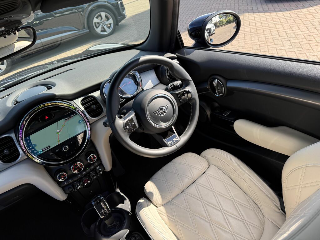 Mini Hatch 1.5I 136 Ps Cooper Exclusive Hatch Blue #33