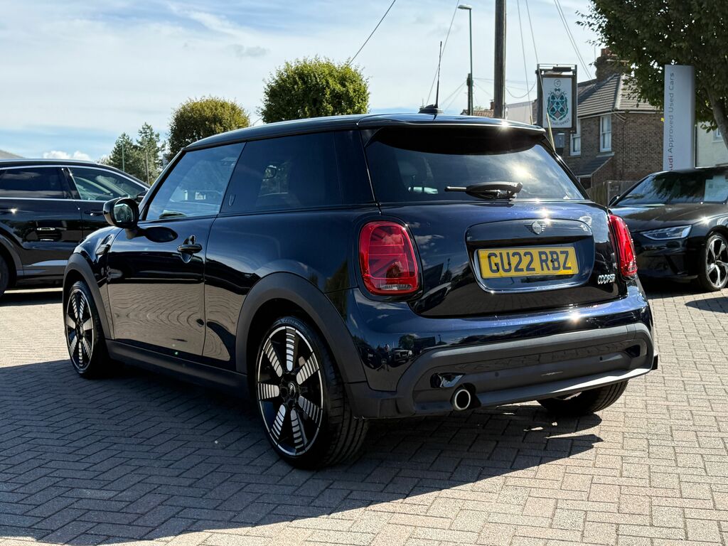 Mini Hatch 1.5I 136 Ps Cooper Exclusive Hatch Blue #28