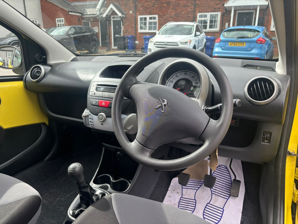 Peugeot 107 1.0 Active Purple #2