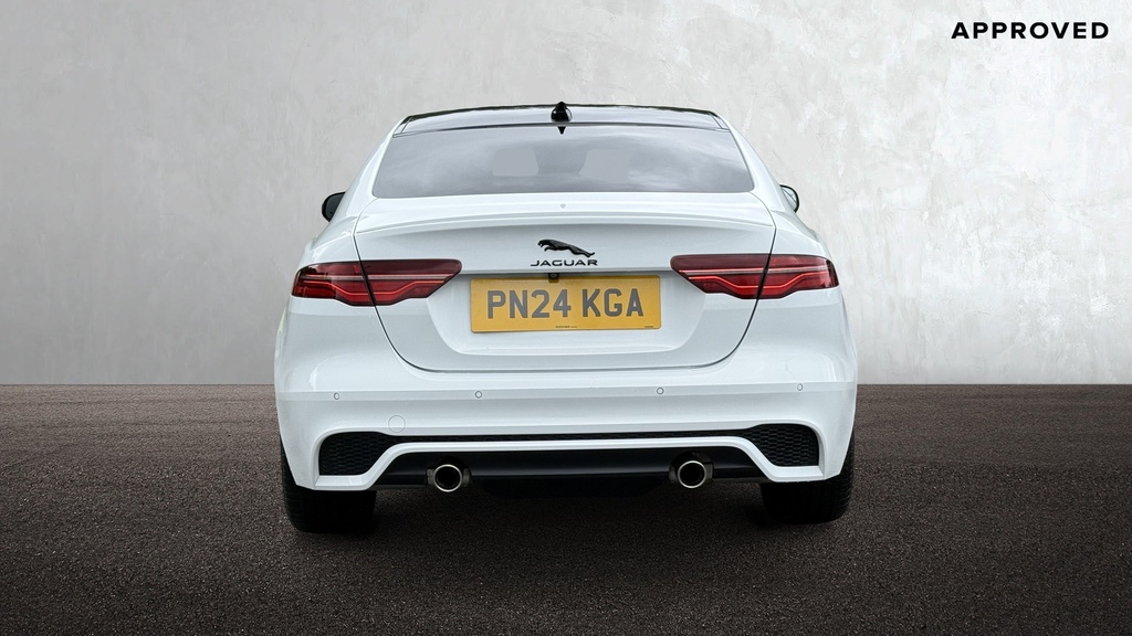 Jaguar XE P250 R-dynamic Hse Black Fuji White White #6
