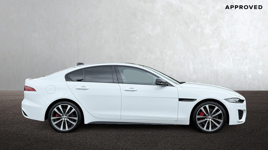 Jaguar XE P250 R-dynamic Hse Black Fuji White White #5