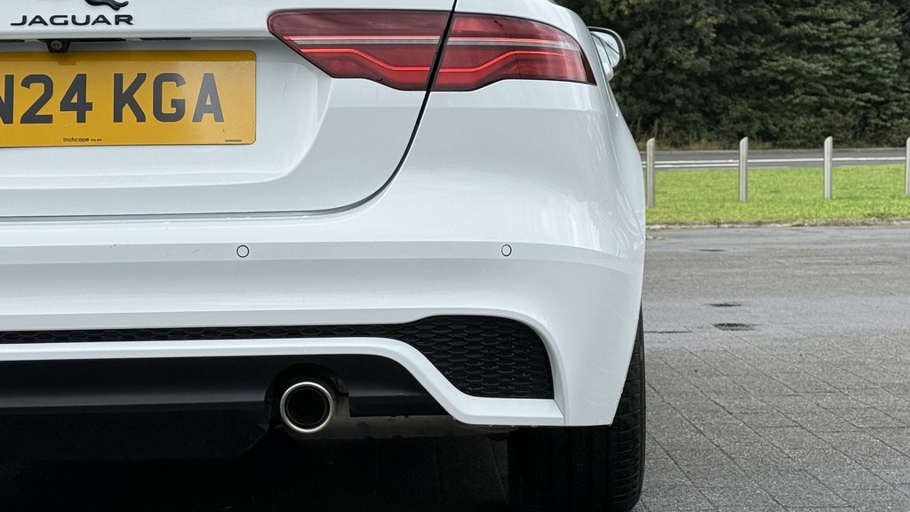 Jaguar XE R-dynamic Se Black Grey #29