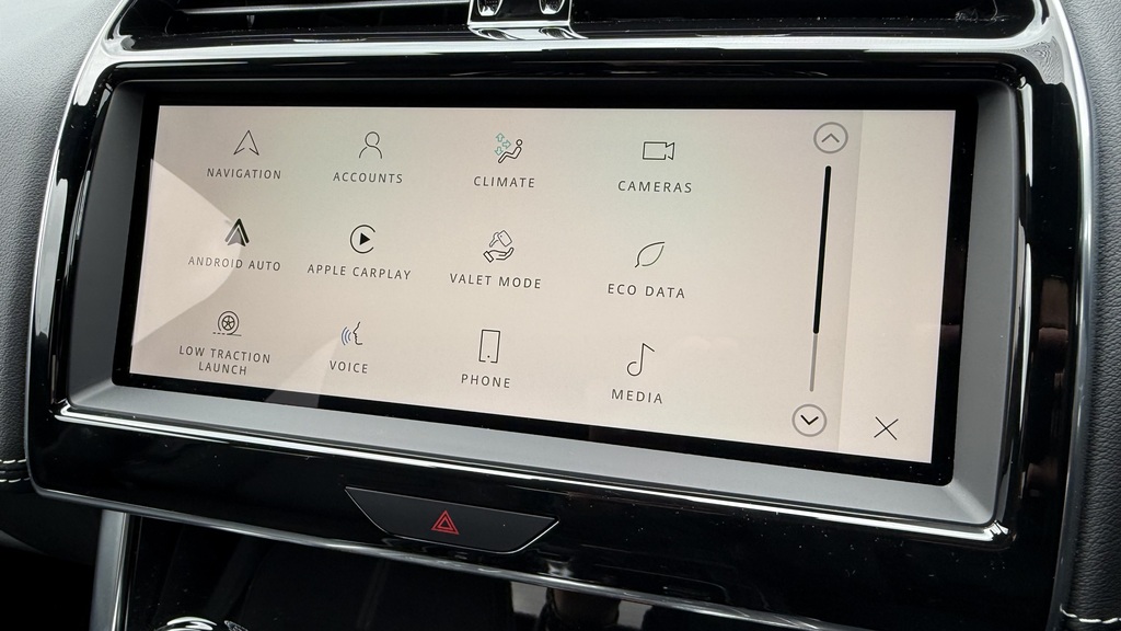 Jaguar XE R-dynamic Se Black Grey #34