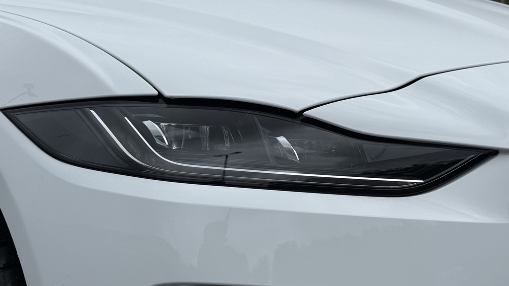 Jaguar XE R-dynamic Se Black Grey #16