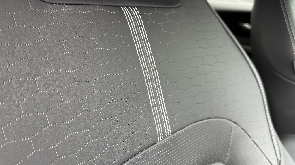Jaguar XE R-dynamic Se Black Grey #48