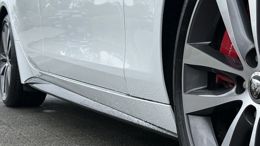 Jaguar XE R-dynamic Se Black Grey #26
