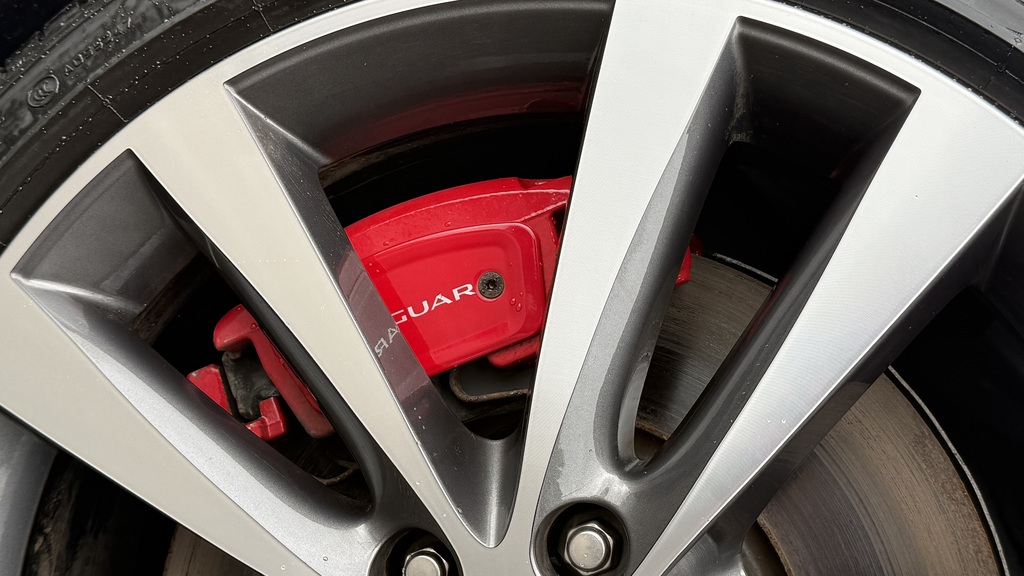 Jaguar XE R-dynamic Se Black Grey #30