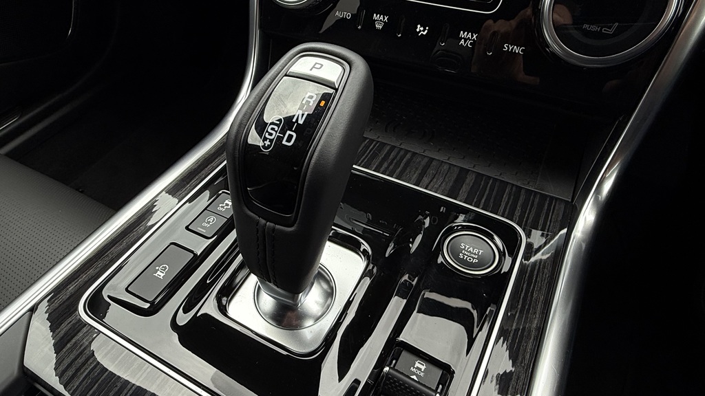 Jaguar XE R-dynamic Se Black Grey #13