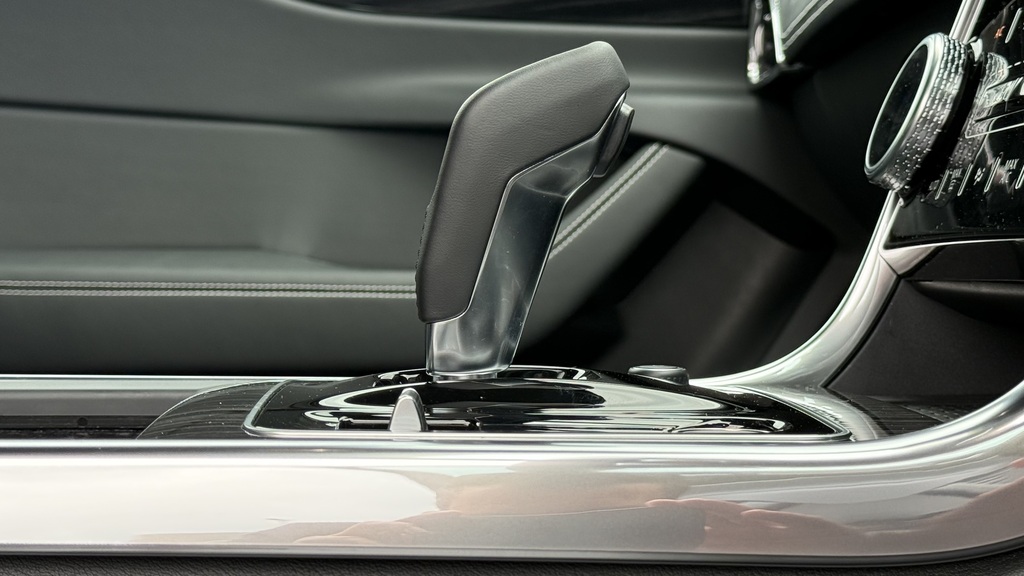 Jaguar XE R-dynamic Se Black Grey #44