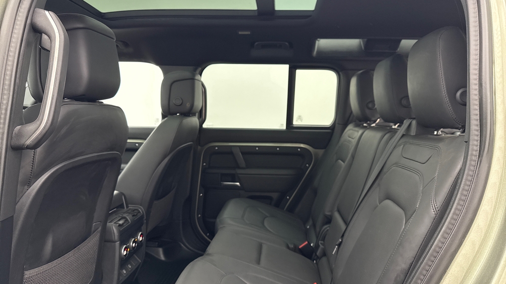Land Rover Defender 110 D350 X-dynamic Hse Pangea Green Green #4