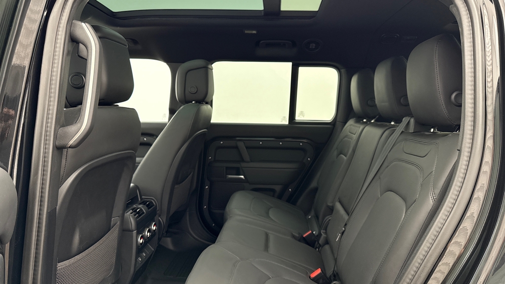 Land Rover Defender 130 D350 X-dynamic Hse Santorini Black Black #4
