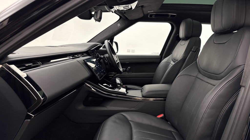 Land Rover Range Rover Sport P550e Santorini Black Black #3