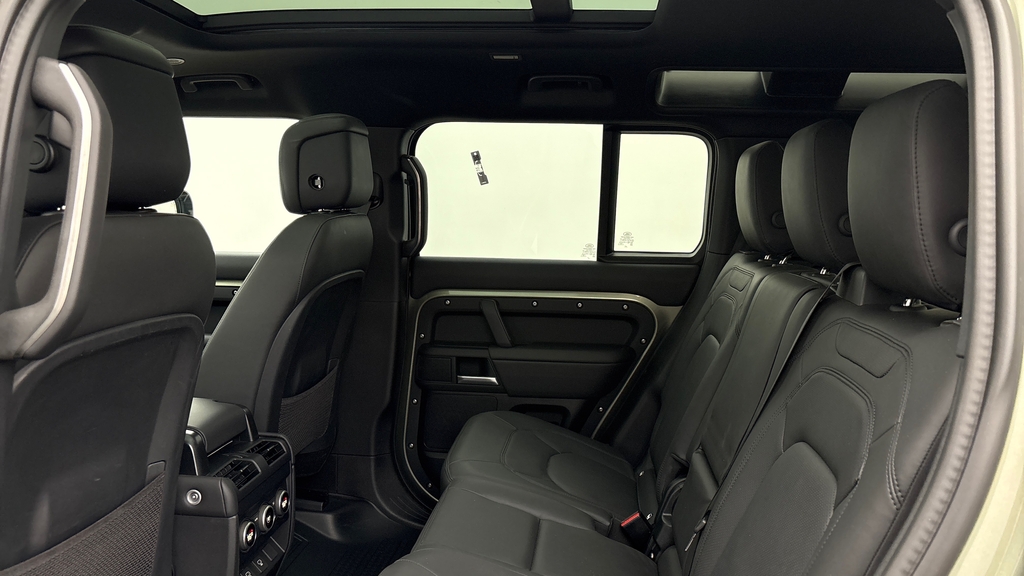 Land Rover Defender 110 D350 X-dynamic Hse Pangea Green Green #4
