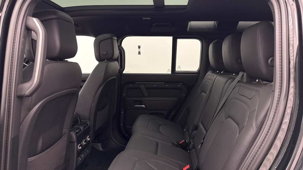 Land Rover Defender 110 D350 110 X-dynamic Hse Santorini Black Black #4