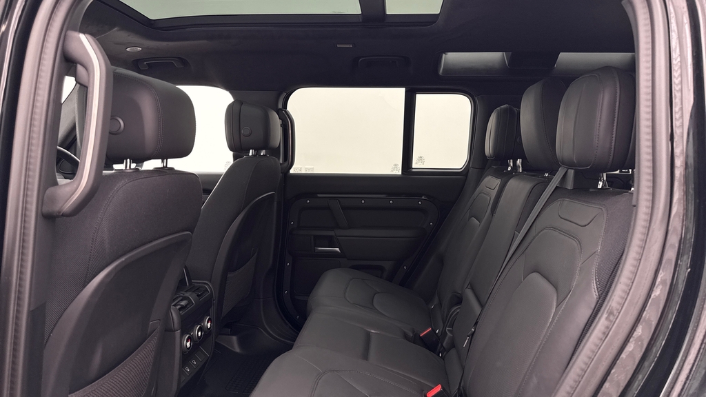 Land Rover Defender 110 D350 X Santorini Black Black #4