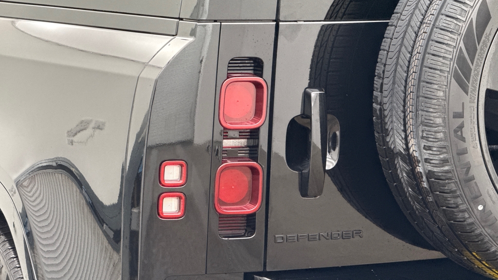 Land Rover Defender 90 3.0 D250 90 X-dynamic Hse Green #19