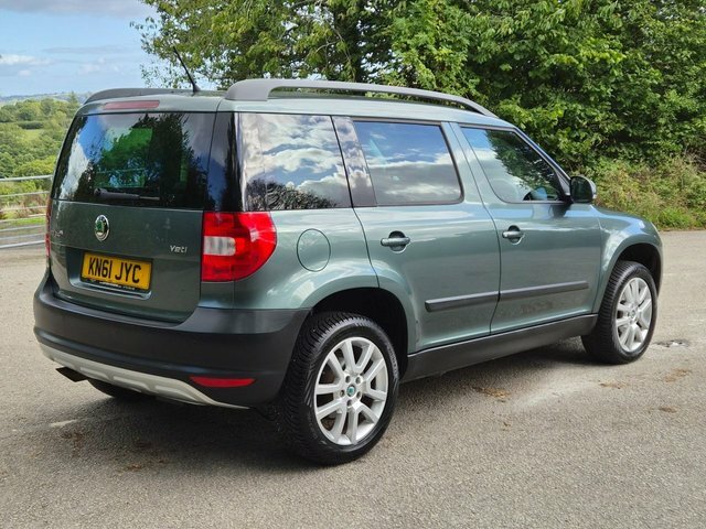 Skoda Yeti 2011 2.0 Tdi Elegance Suv Dsg 4Wd Euro Green #3