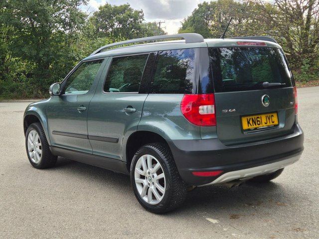 Skoda Yeti 2011 2.0 Tdi Elegance Suv Dsg 4Wd Euro Green #4