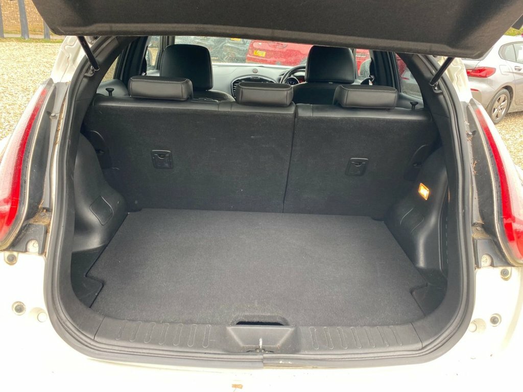 Nissan Juke 1.6L Tekna White #6