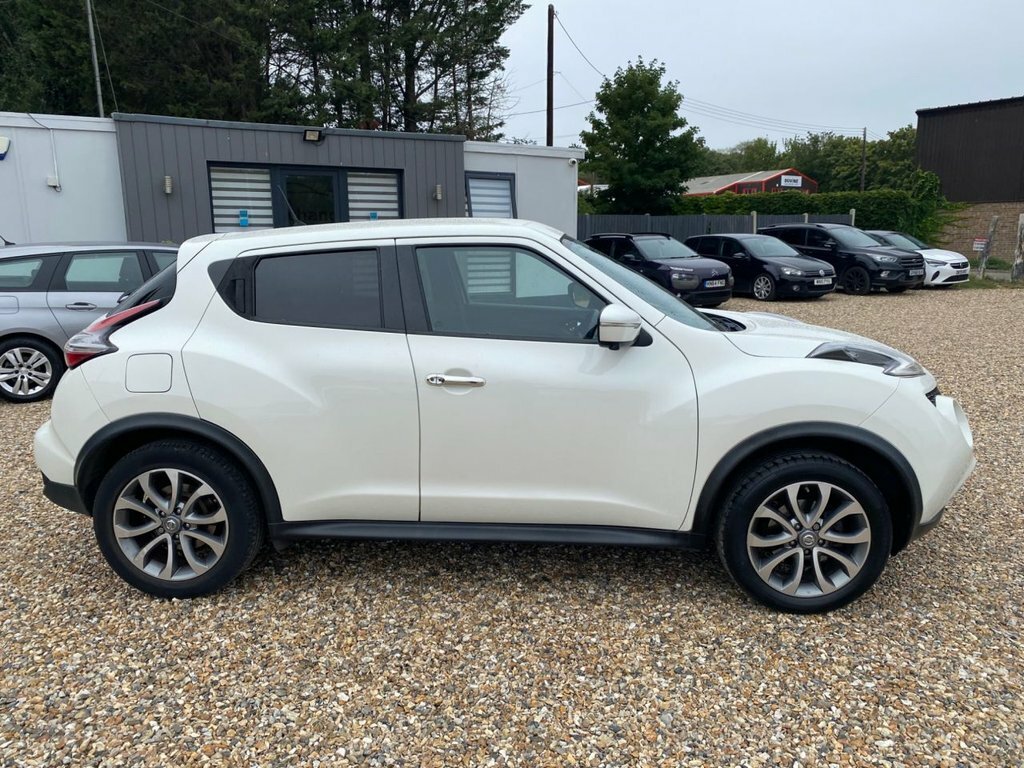 Nissan Juke 1.6L Tekna White #3