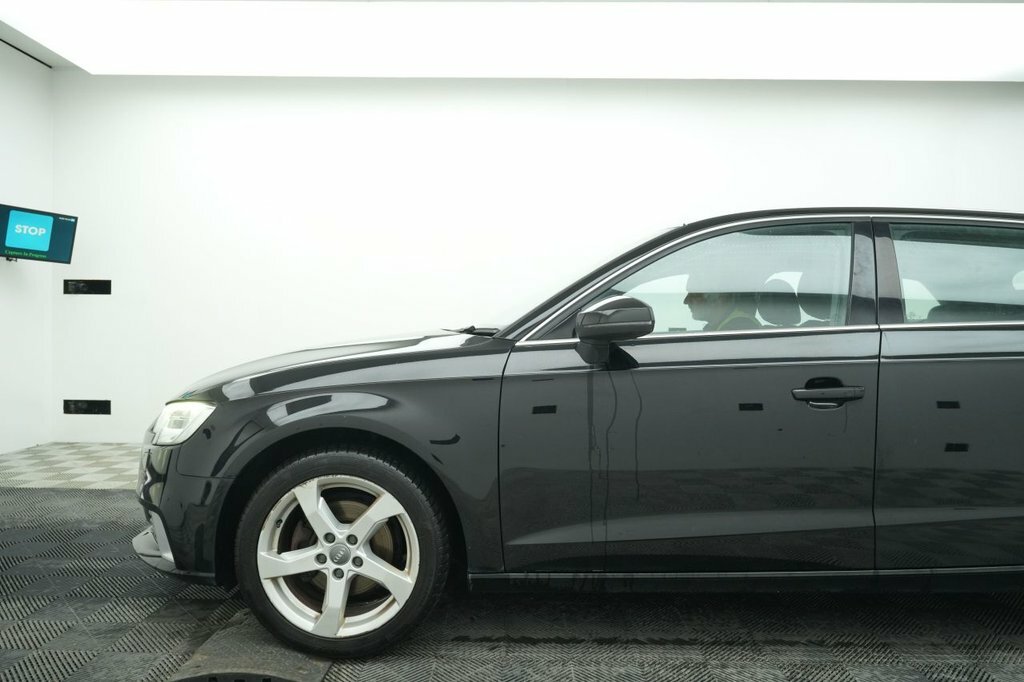 Audi A3 1L Sport Black #6