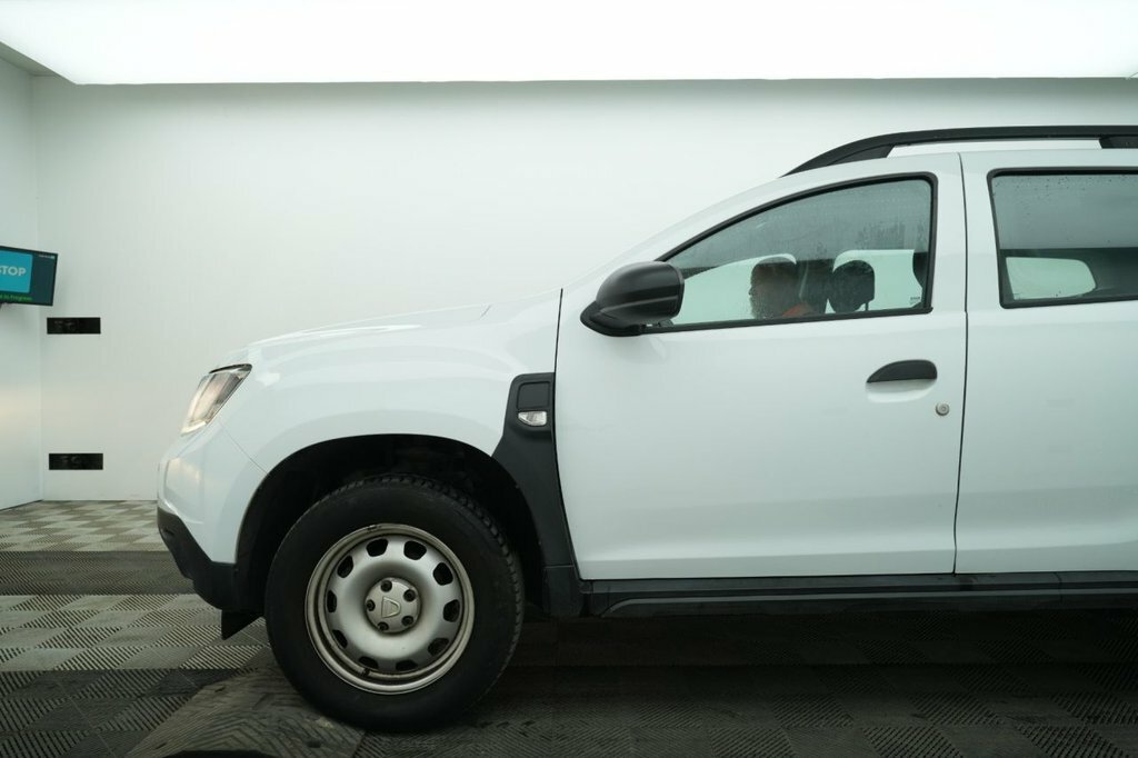 Dacia Duster 1L Essential White #4