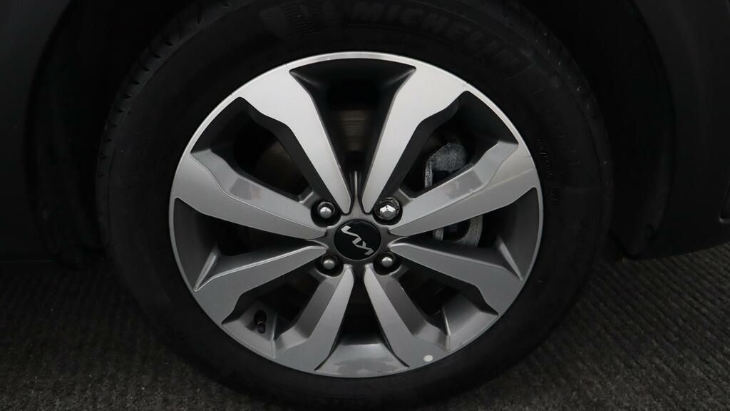 Kia Stonic Gt-line Black #34