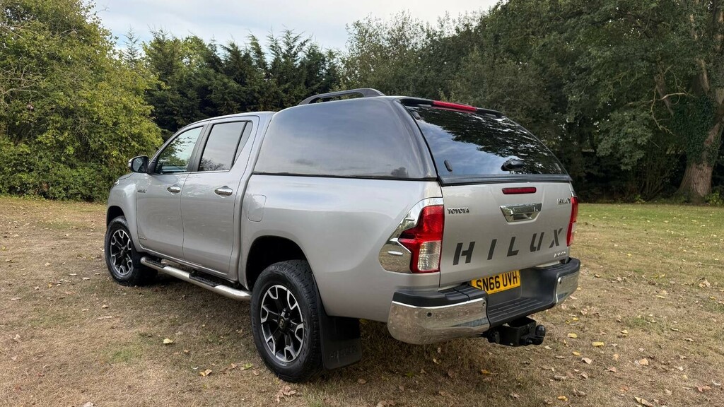 Toyota HILUX Active 4X4 D-4d Dcb White #4