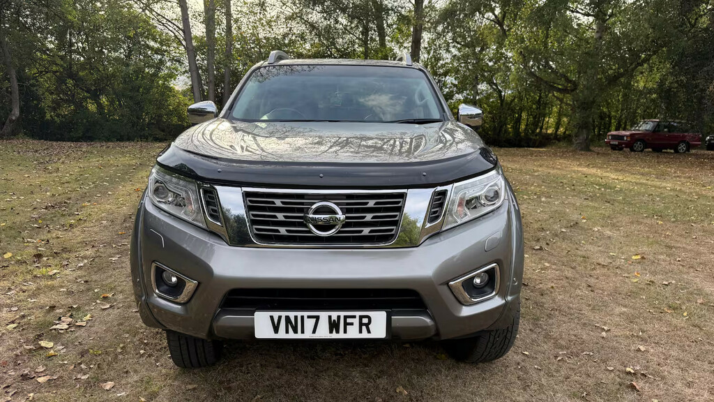 Nissan Navara Double Cab Pick Up Tekna 2.3Dci 190 4Wd Pick Up Di Grey #2