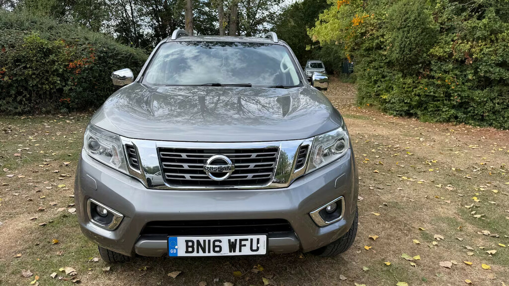 Nissan Navara Double Cab Pick Up Tekna 2.3Dci 190 4Wd Pick Up Di Grey #2