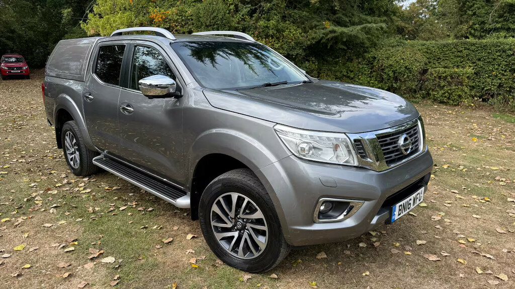 Nissan Navara Double Cab Pick Up Tekna 2.3Dci 190 4Wd Pick Up Di Grey