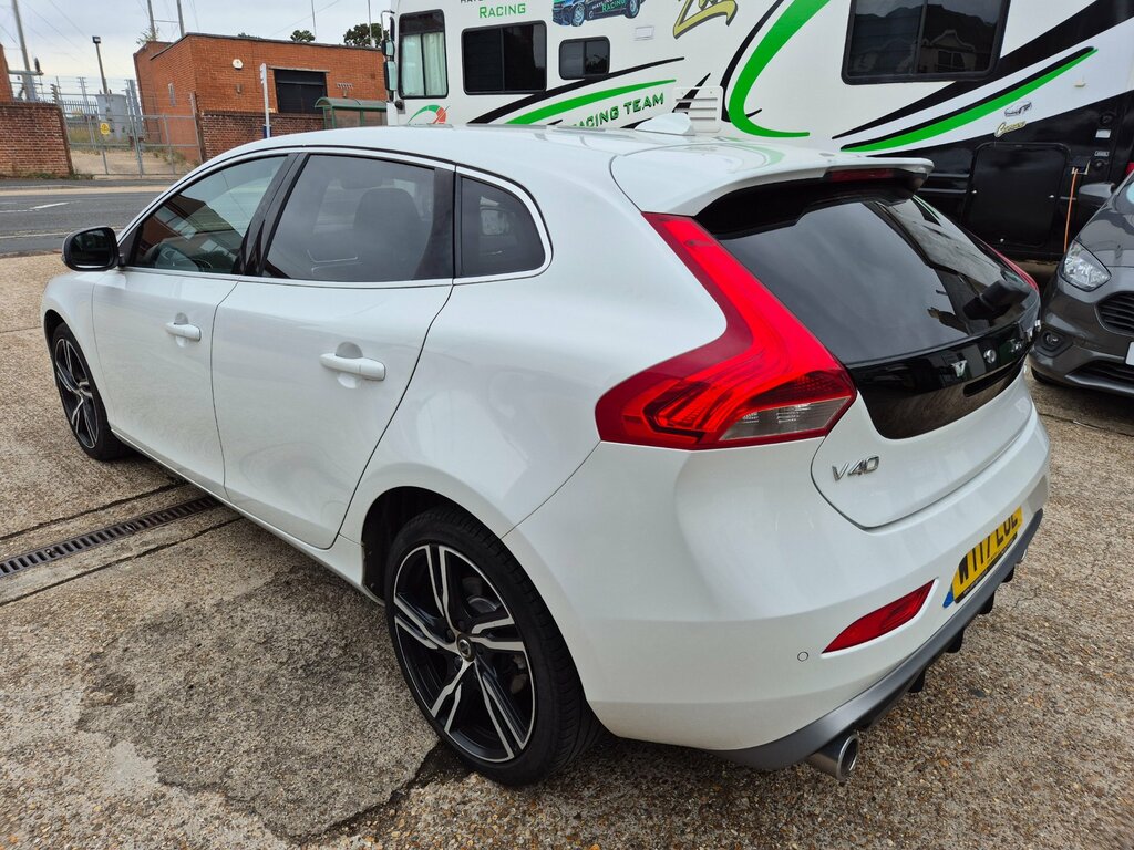 Volvo V40 2.0 D4 R-design Pro Hatchback Eu White #3