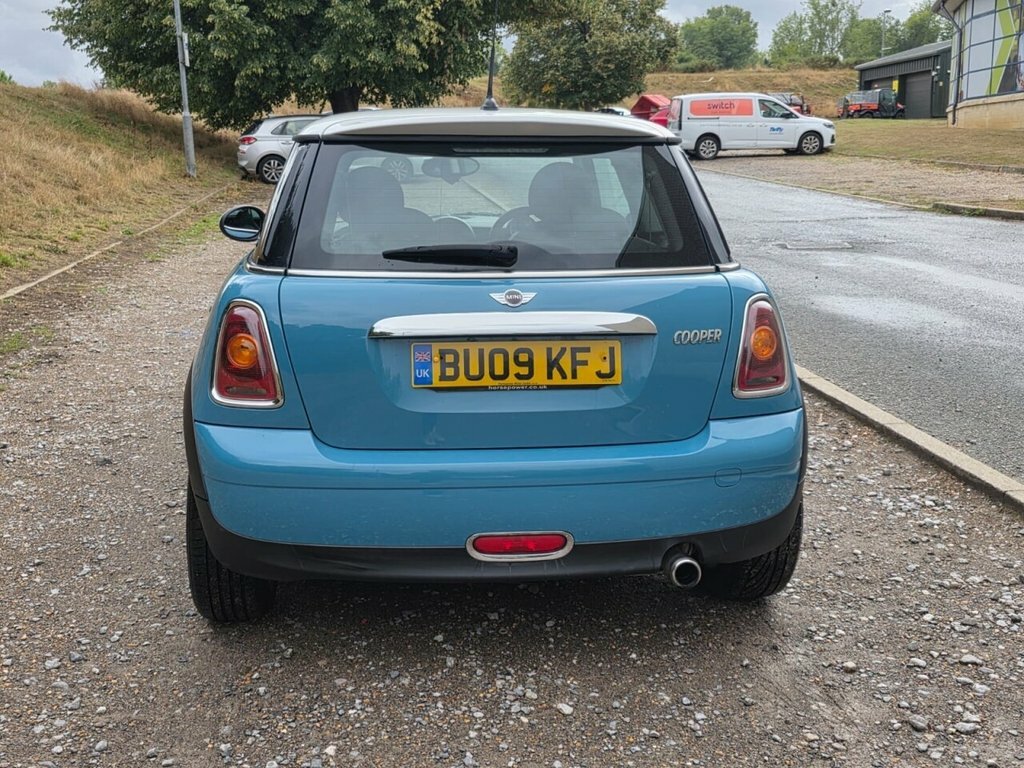 Mini Hatch Back Euro 4 120 Ps White #80