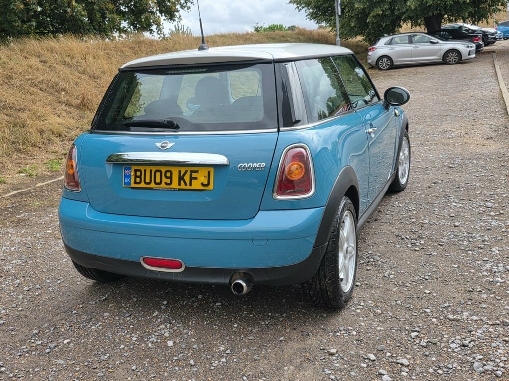 Mini Hatch Back Euro 4 120 Ps White #73