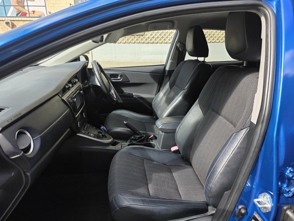 Toyota Auris 1.6 V-matic Icon Multidrive S #55