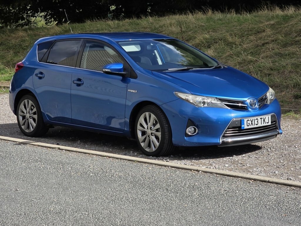 Toyota Auris 1.6 V-matic Icon Multidrive S #1