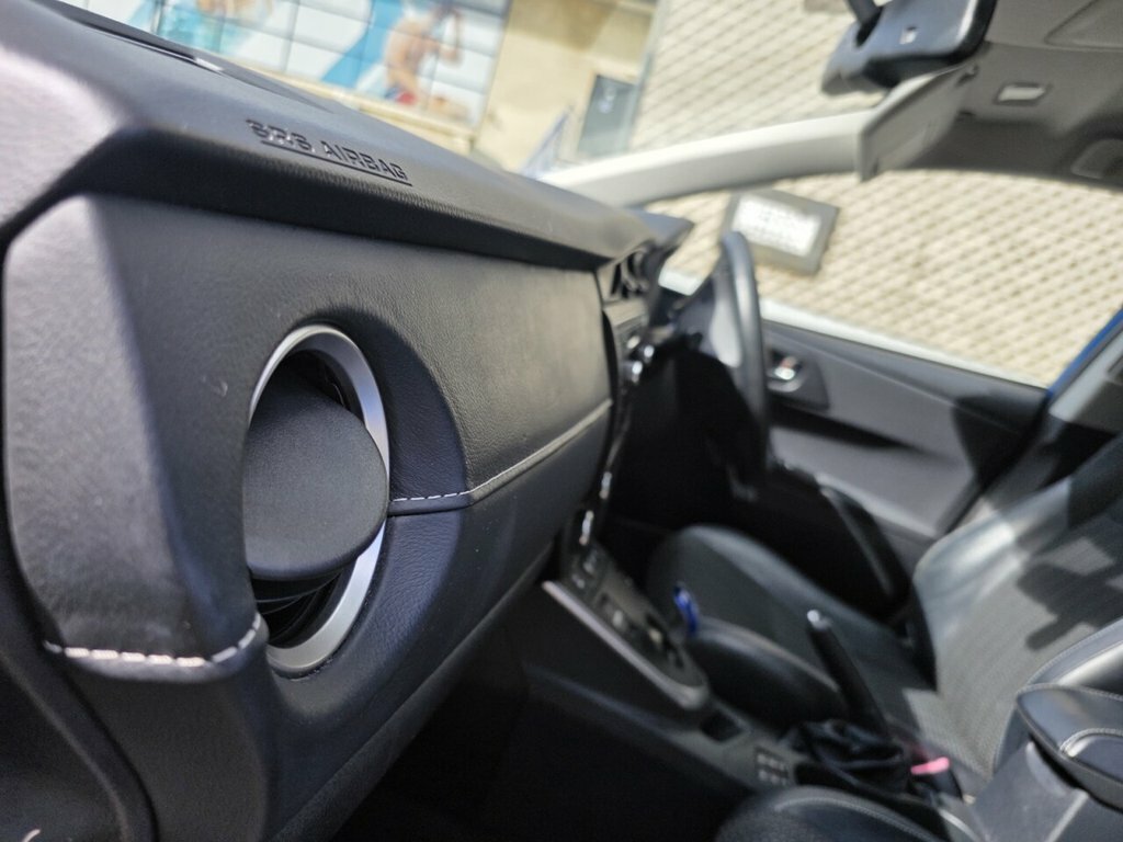 Toyota Auris 1.6 V-matic Icon Multidrive S #25