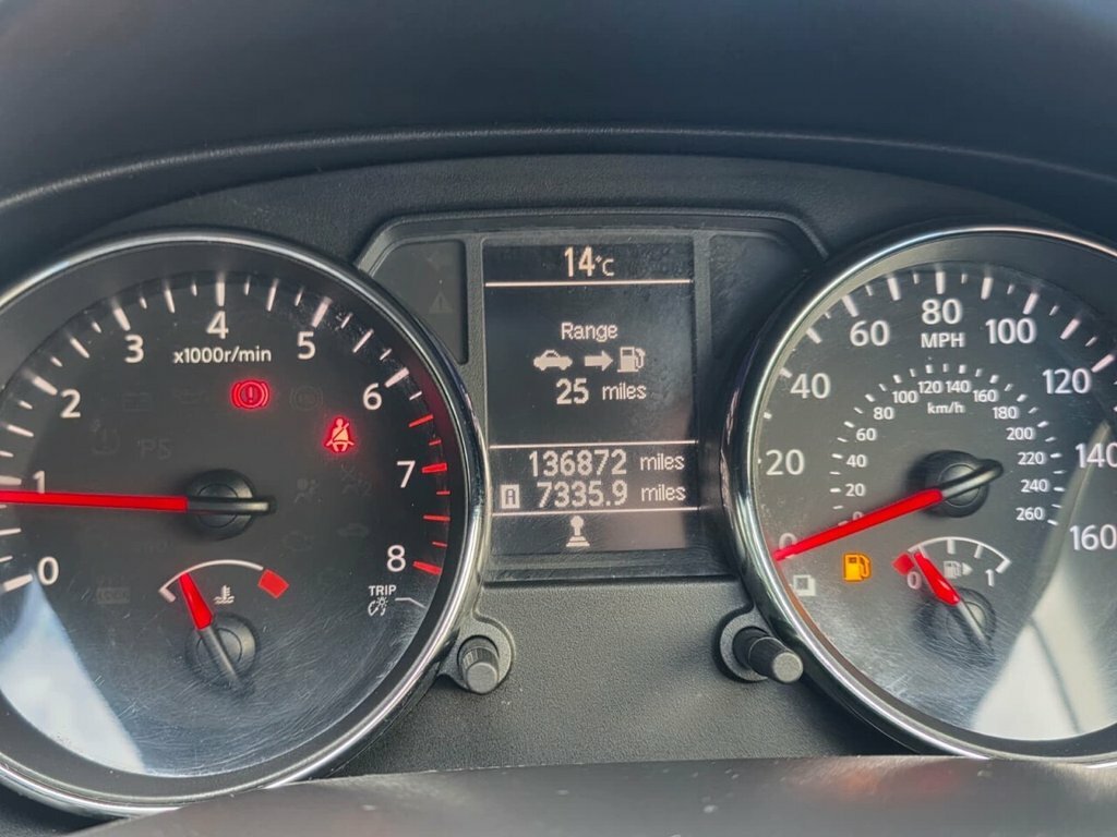 Nissan Qashqai Acenta Red #42