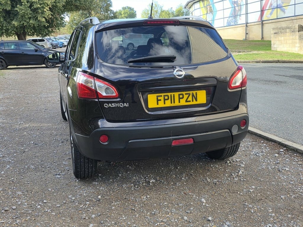 Nissan Qashqai Acenta Red #61